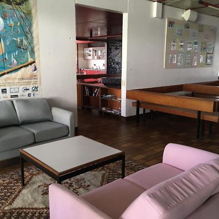Auberge De Jeunesse Hi Лориан Екстериор снимка